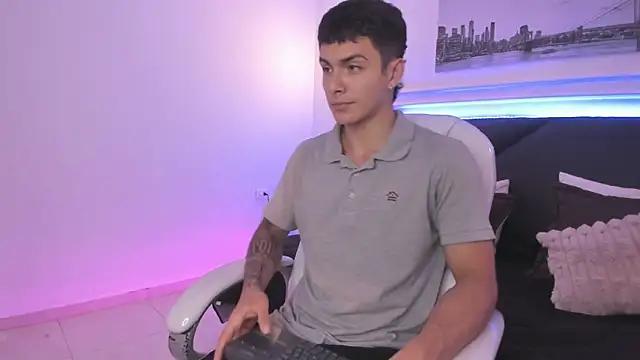 Leo santoro online show from 4, 11, 2025