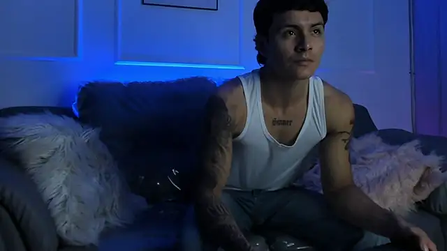 Snapshot of Leo_santoro chatting on 3, 3, 2026 Leo santoro online show from 3, 3, 2026