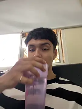 Snapshot of Leo_santoro chatting on 5, 3, 2026 Leo santoro online show from 5, 3, 2026