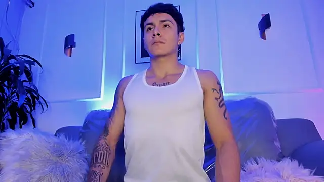 Snapshot of Leo_santoro chatting on 6, 3, 2026 Leo santoro online show from 6, 3, 2026