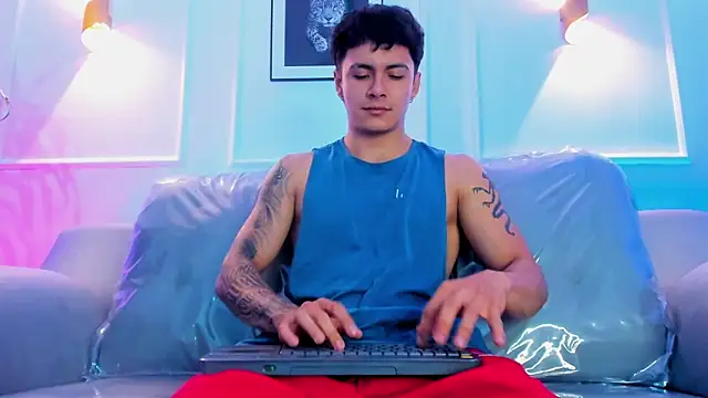 Snapshot of Leo_santoro chatting on 24, 3, 2026 Leo santoro online show from 24, 3, 2026