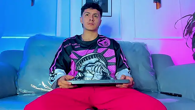 Snapshot of Leo_santoro chatting on 30, 3, 2026 Leo santoro online show from 30, 3, 2026