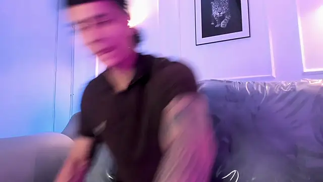 Snapshot of Leo_santoro chatting on 9, 4, 2026 Leo santoro online show from 9, 4, 2026