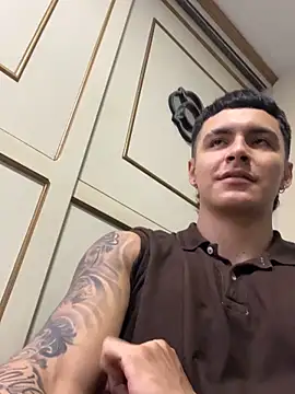 Snapshot of Leo_santoro chatting on 16, 4, 2026 Leo santoro online show from 16, 4, 2026