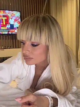 Snapshot of BOO_D chatting on 4, 10, 2025 BOO D online show from 4, 10, 2025