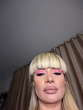 Snapshot of BOO_D chatting on 12, 11, 2025 BOO D online show from 12, 11, 2025