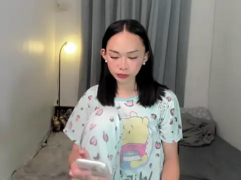 Mysterious tgirl online show from 19, 4, 2026