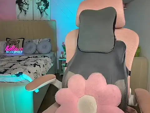 Snapshot of Hot_vibes143 chatting on 29, 9, 2025 Hot vibes143 online show from 29, 9, 2025