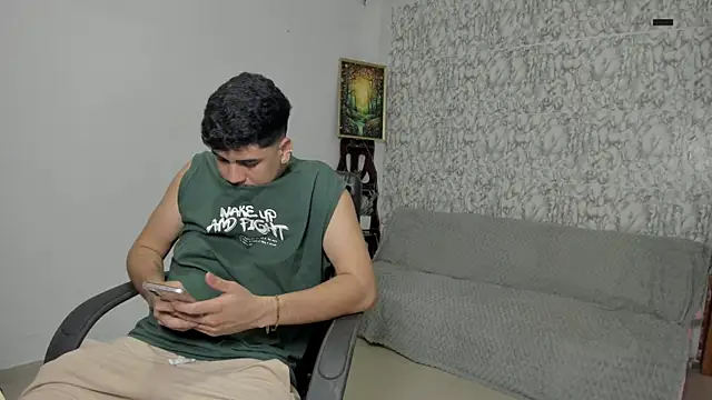 Snapshot of maxxis_eli chatting on 4, 11, 2025 maxxis eli online show from 4, 11, 2025