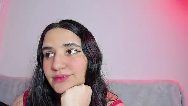 Snapshot of OnlyCurvySofi chatting on 29, 10, 2025 OnlyCurvySofi online show from 29, 10, 2025