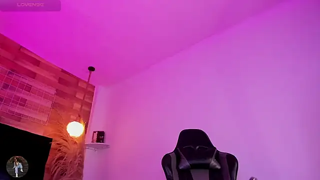 Snapshot of Emily_brown04 chatting on 30, 3, 2026 Emily brown04 online show from 30, 3, 2026