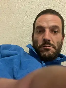 Snapshot of Guillermoperujo chatting on 3, 2, 2026 Guillermoperujo online show from 3, 2, 2026