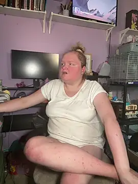 Snapshot of KadiSparkle chatting on 18, 9, 2025 KadiSparkle online show from 18, 9, 2025