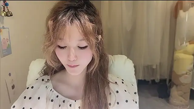 Snapshot of FuFu-puff chatting on 4, 10, 2025 FuFu-puff online show from 4, 10, 2025