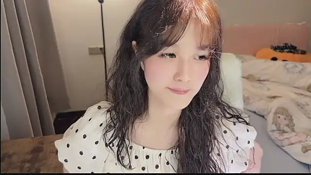 Snapshot of FuFu-puff chatting on 13, 11, 2025 FuFu-puff online show from 13, 11, 2025