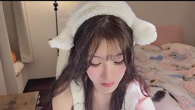 Snapshot of FuFu-puff chatting on 29, 11, 2025 FuFu-puff online show from 29, 11, 2025