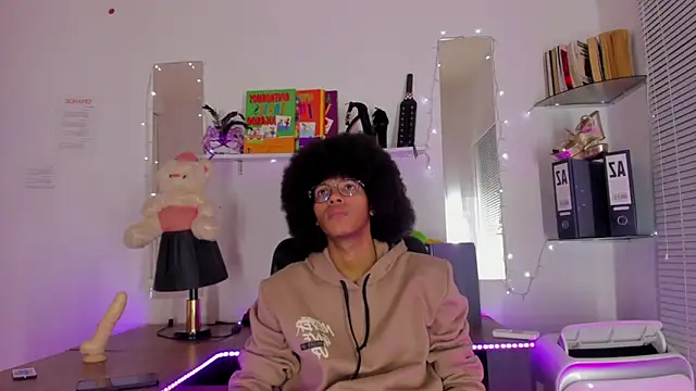 Snapshot of DEAMOL chatting on 3, 10, 2025 DEAMOL online show from 3, 10, 2025