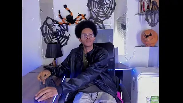 Snapshot of DEAMOL chatting on 17, 10, 2025 DEAMOL online show from 17, 10, 2025