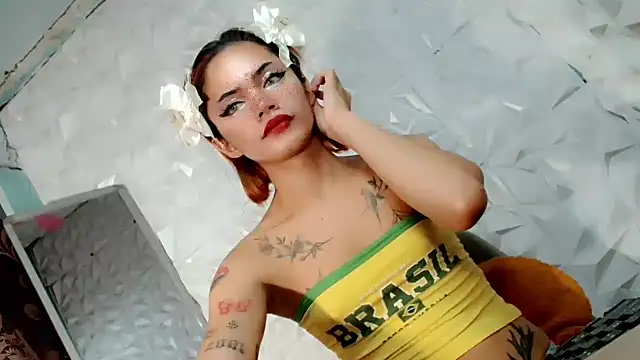 Snapshot of hugecockbabe chatting on 10, 10, 2025 hugecockbabe online show from 10, 10, 2025