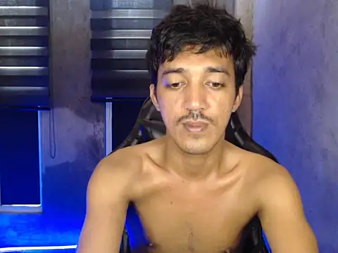 Snapshot of RowyCam chatting on 10, 11, 2025 RowyCam online show from 10, 11, 2025