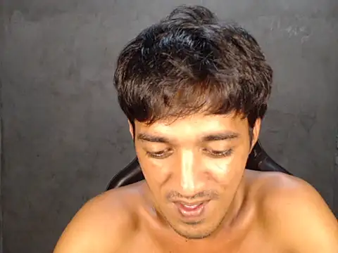 Snapshot of RowyCam chatting on 2, 12, 2025 RowyCam online show from 2, 12, 2025