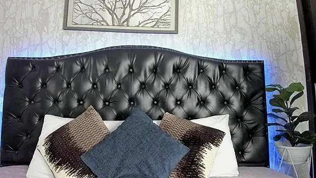 ScarletTorres online show from 8, 9, 2025