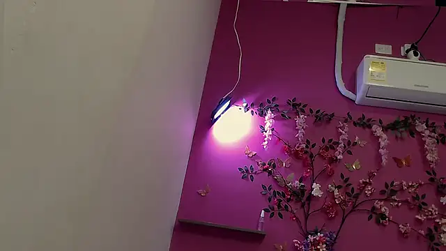 skinnybarbie022 online show from 9, 10, 2025