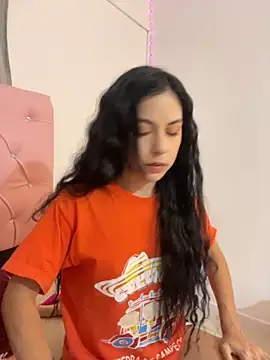 Snapshot of samanthadeluxe1 chatting on 4, 10, 2025 samanthadeluxe1 online show from 4, 10, 2025