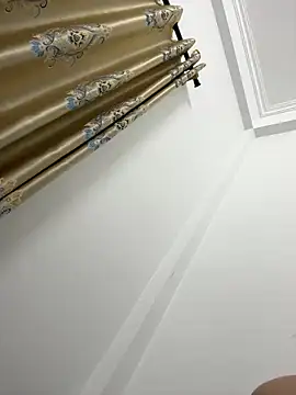 hoanghoangli online show from 17, 4, 2026