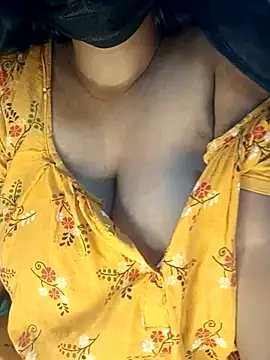 Snapshot of yoursexy_rumi chatting on 12, 11, 2025 yoursexy rumi online show from 12, 11, 2025