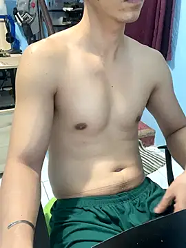 Snapshot of ieat_monsters chatting on 15, 11, 2025 ieat monsters online show from 15, 11, 2025