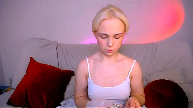 Charlotte Colinss online show from 16, 2, 2026