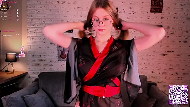 Kiki Stacy online show from 6, 11, 2025