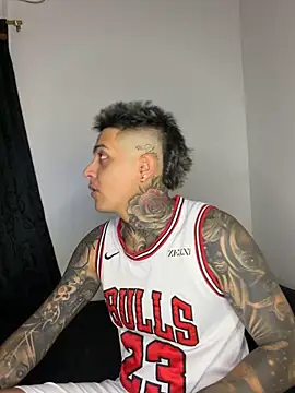 golden girl house online show from 5, 3, 2026