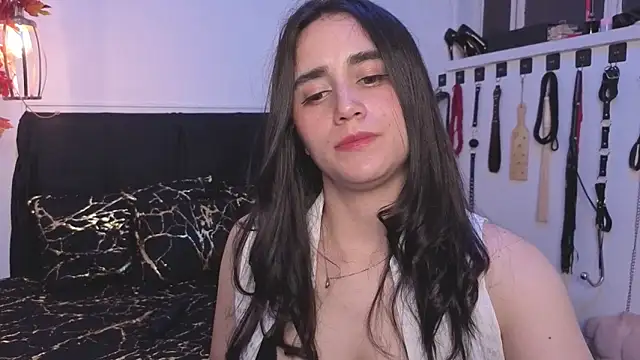 elowen halley1 online show from 21, 11, 2025