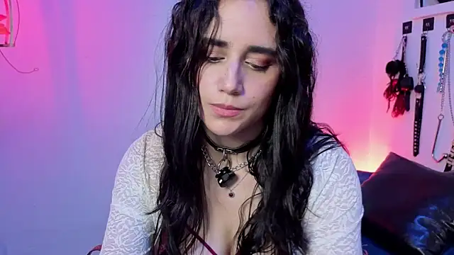 elowen halley1 online show from 13, 3, 2026