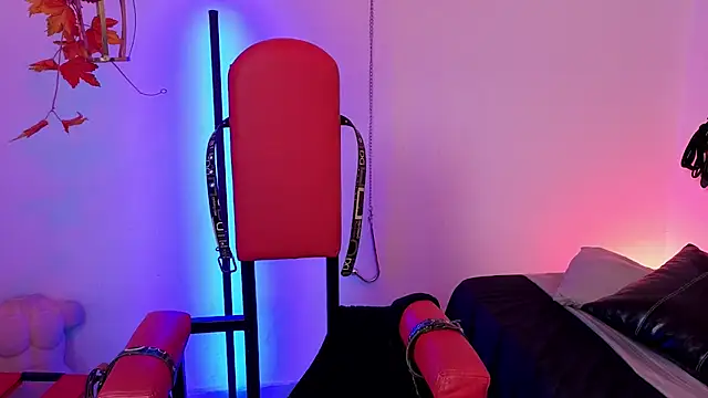 elowen halley1 online show from 30, 3, 2026