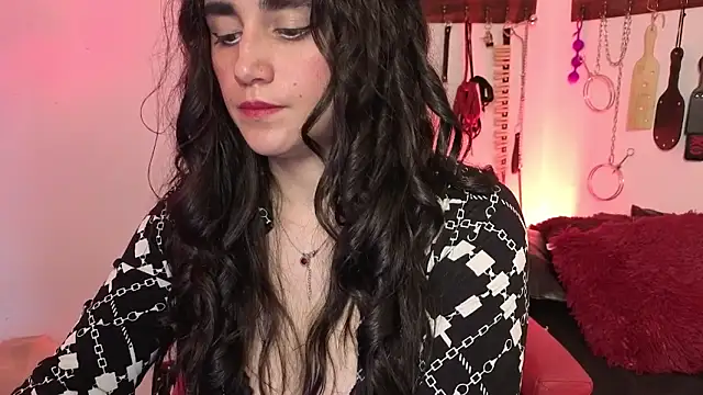 Snapshot of elowen_halley1 chatting on 23, 5, 2026 elowen halley1 online show from 23, 5, 2026