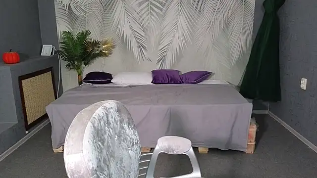 Snapshot of Eloisa_Eliot chatting on 4, 11, 2025 Eloisa Eliot online show from 4, 11, 2025