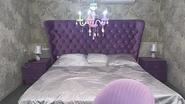 Snapshot of Eloisa_Eliot chatting on 11, 11, 2025 Eloisa Eliot online show from 11, 11, 2025