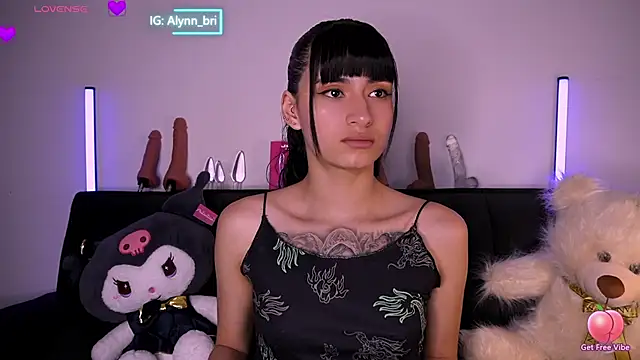 Snapshot of Alynn_Bri_ chatting on 2, 3, 2026 Alynn Bri online show from 2, 3, 2026