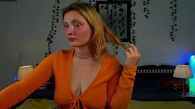 Snapshot of Ariana_Spring chatting on 11, 9, 2025 Ariana Spring online show from 11, 9, 2025