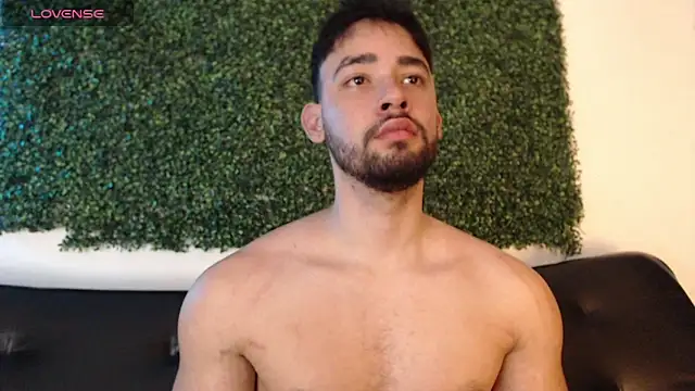 Snapshot of sam_ford_2 chatting on 22, 12, 2025 sam ford 2 online show from 22, 12, 2025