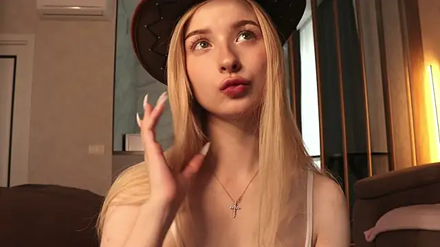 Snapshot of Nana_Wilson chatting on 6, 4, 2026 Nana Wilson online show from 6, 4, 2026