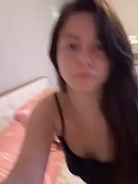 Snapshot of lilbbyily chatting on 17, 4, 2026 lilbbyily online show from 17, 4, 2026