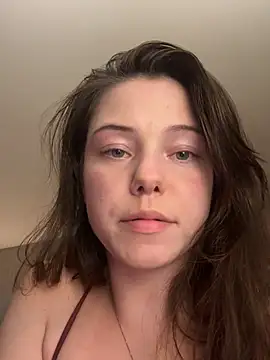 Snapshot of lilbbyily chatting on 21, 4, 2026 lilbbyily online show from 21, 4, 2026