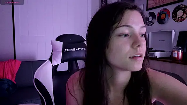 Snapshot of lilbbyily chatting on 7, 5, 2026 lilbbyily online show from 7, 5, 2026