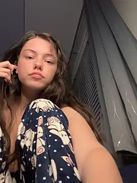 Snapshot of lilbbyily chatting on 9, 5, 2026 lilbbyily online show from 9, 5, 2026