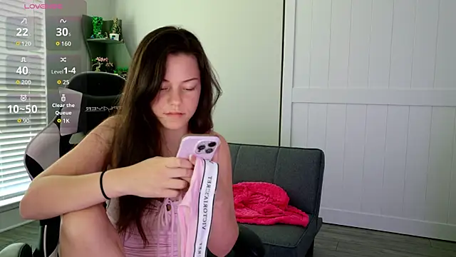 Snapshot of lilbbyily chatting on 19, 5, 2026 lilbbyily online show from 19, 5, 2026