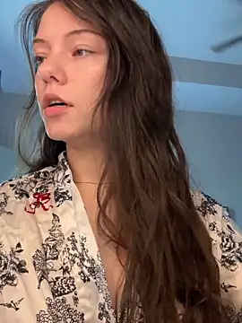 Snapshot of lilbbyily chatting on 9, 6, 2026 lilbbyily online show from 9, 6, 2026